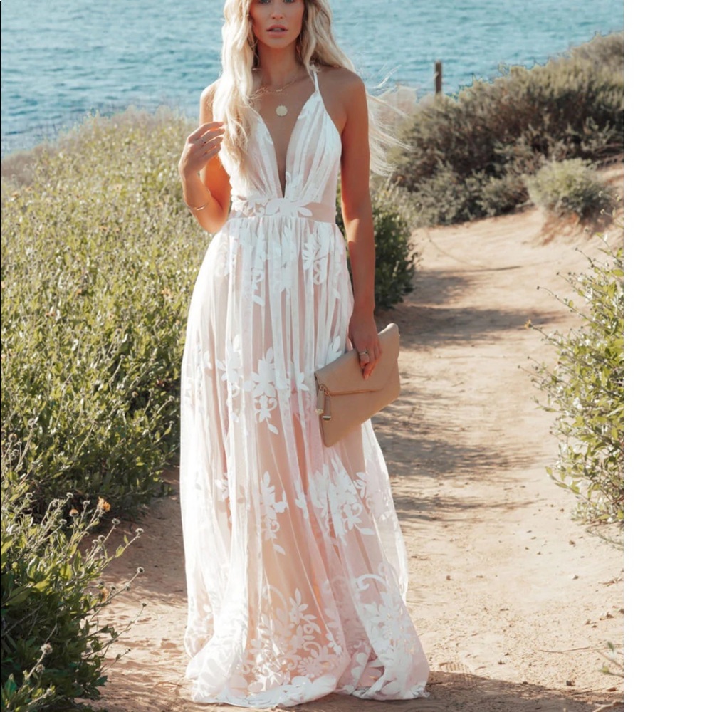 antonia maxi dress ~ vici